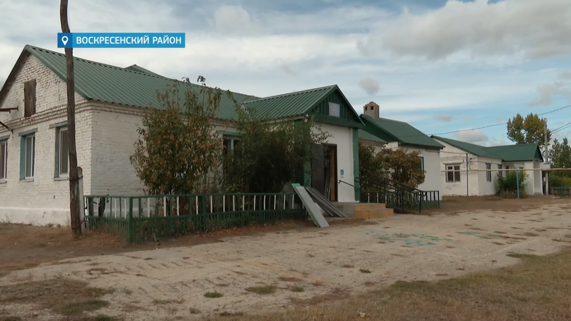 Николай Панков помогает благоустраивать саратовское село